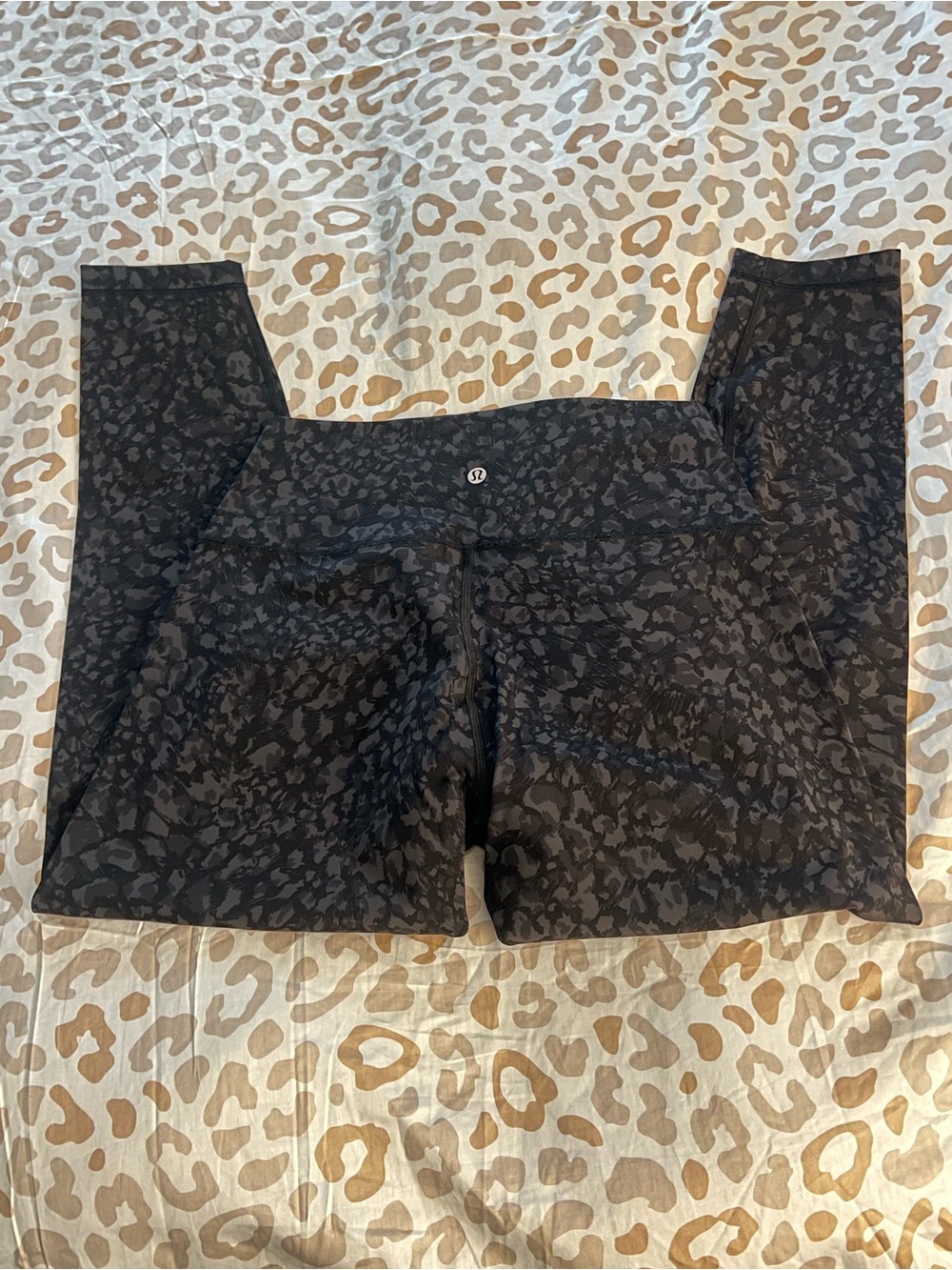 lululemon Black Charcoal Leopard Jacquard Leggings